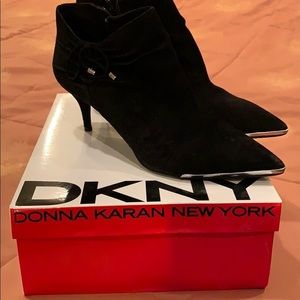 DKNY, Donna Karan NY PELIA black suede ankle boots